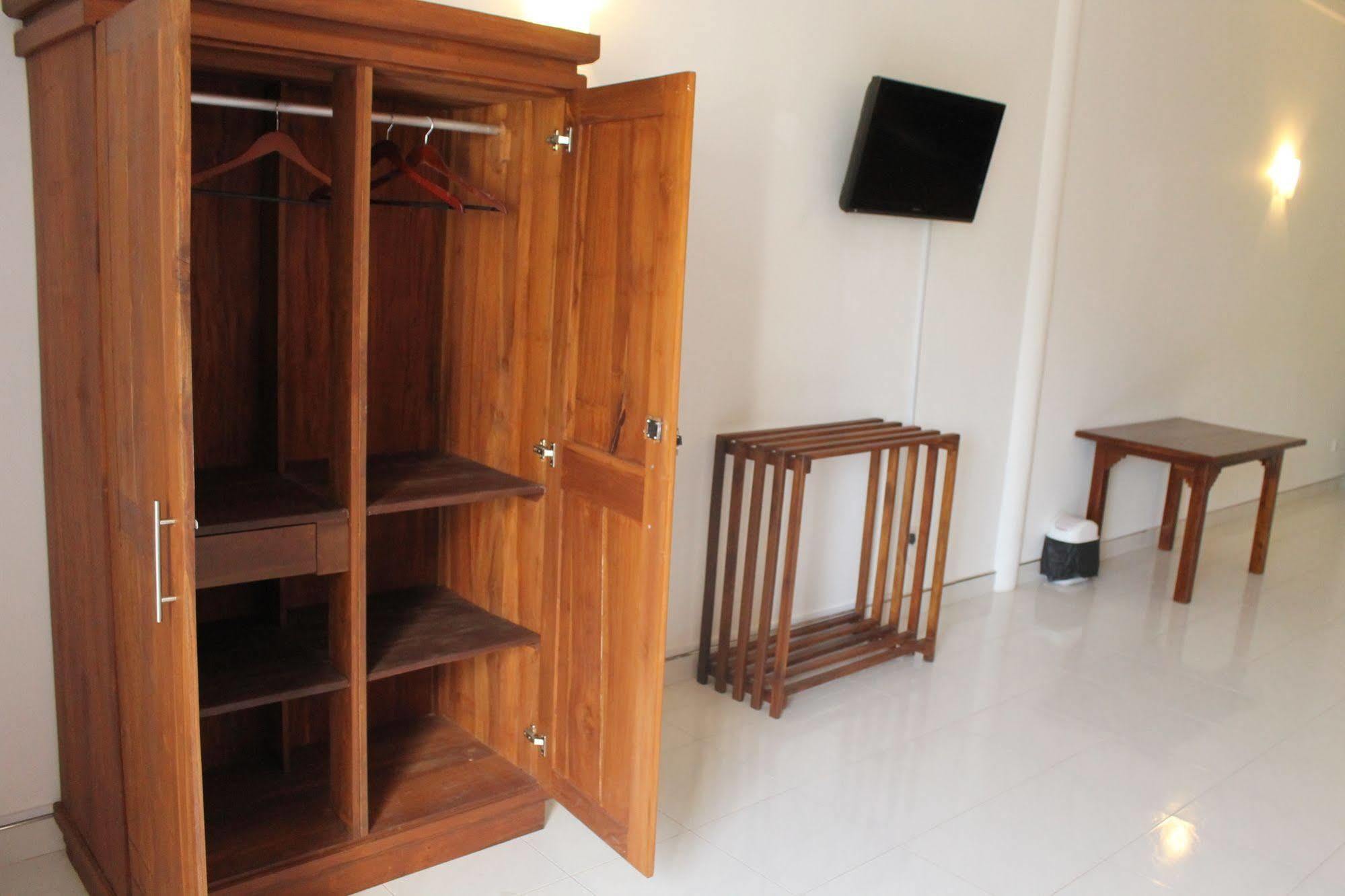 Prego Suites Ettukala Luaran gambar