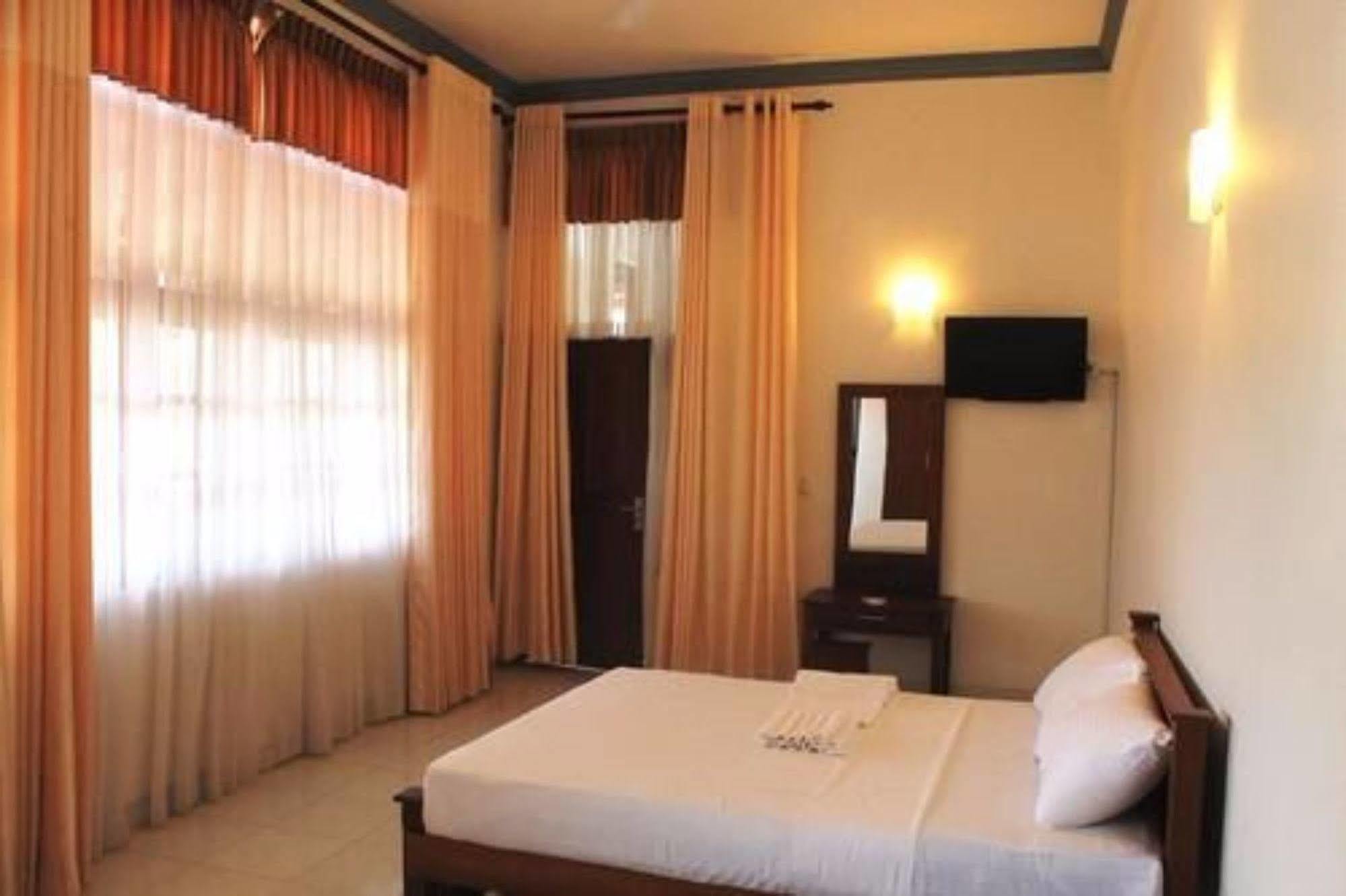 Prego Suites Ettukala Luaran gambar