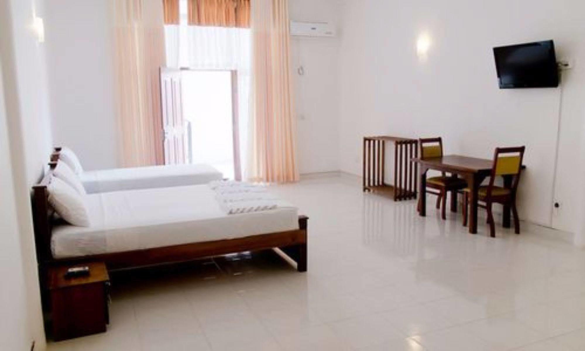 Prego Suites Ettukala Luaran gambar